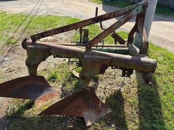 Příslušenství za traktor (pluh, kultivátor atd.)