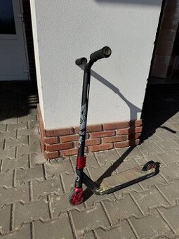 OXELO Freestyle koloběžka MF1.8 černá