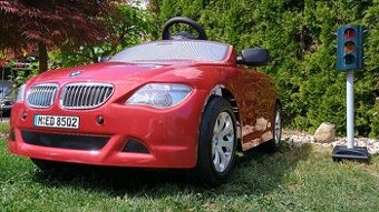 šlapací auto BMW 645 CI + dopravní značky