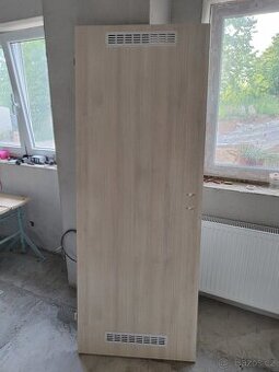 Dveře levé 70