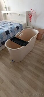 Platová vana s výpustí 122/55cm nepoužitá.