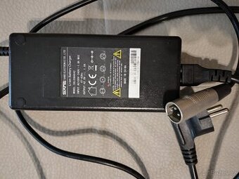 Nabíječka akumulátoru elektrokola