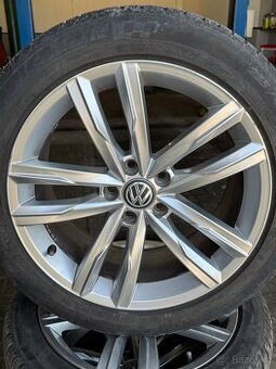 Originál litá kola volkswagen R18”