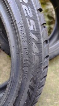 Pneu Pirelli Sotozero 225 45 R17
