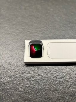 Apple Watch Series 8 45mm stříbrné