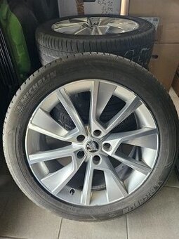 Prodám ORIGINÁLNÍ disky 18" na Karoq + Pneu Michelin - 1