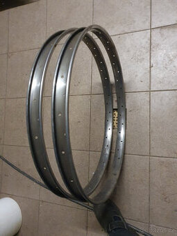 Falcové ráfky na Laurinku