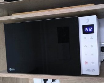 Mikrovlnka LG