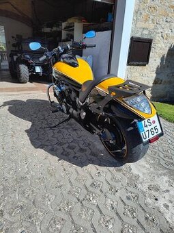 Suzuki M1800R