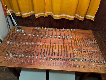 12 osobní jídelní servis příborů - nerez