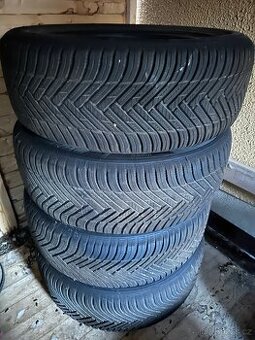 Rok staré celoroční pneu 235/55 R18 104 V
