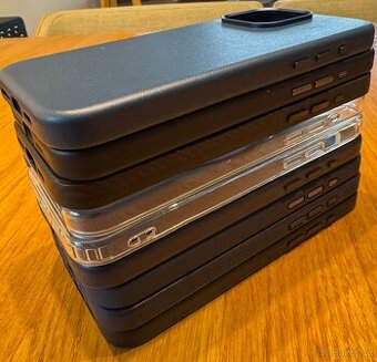 Celkem 9 krytu pro iPhone 15 Pro Max