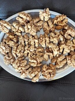 Vlašské ořechy loupané, letošní sklizeň, převážně půlky