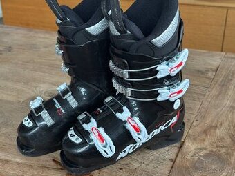 Dětské lyžařské boty NORDICA vel. 35-36, 1 sezóna, 1. dítě