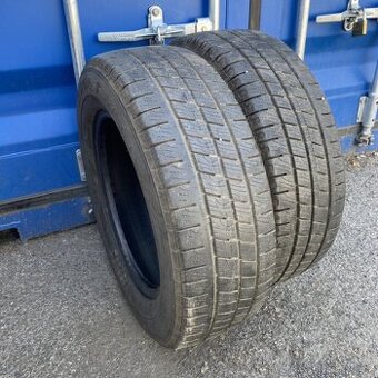 Zimní pneu 215/65 R16C 109/107T Goodyear 5mm hrany a 7mm pro