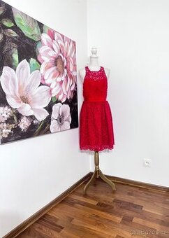 Úžasné krajkové šaty Pinko ( Nové s cenovkou)