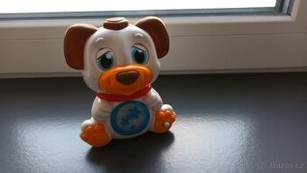 Interaktivní pejsek s emocemi