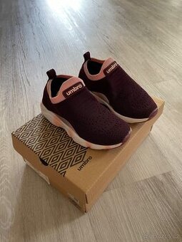 UMBRO tenisky (velikost 25)