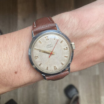 Vintage hodinky PRIM - STRUKTUROVANÝ ciferník - 16 rubínů