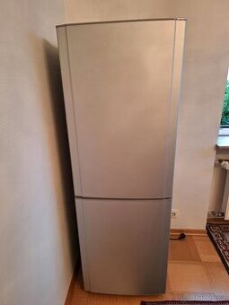 A++ velká úsporná lednice s mrazákem dole