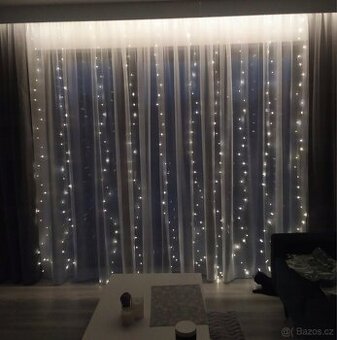 Luxusní vánoční světelná dekorace tepla bila