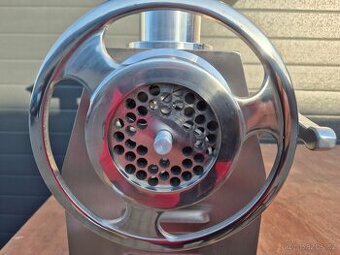 MLÝNEK NA MASO 32" ŘEZNICKÝ VLČEK ŘEZAČKA MASA 32"