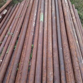 Lešenarske trubky z lešení