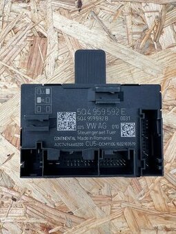 Řídící jednotka dveří