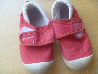 červené tenisky vel. 28
