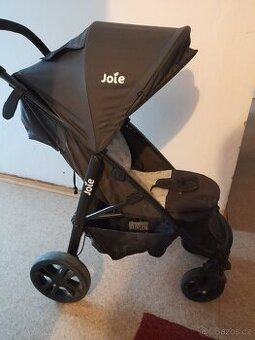 Skládací kočárek