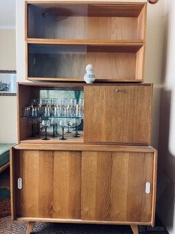 Prodám sektorové skříně JIROUTEK