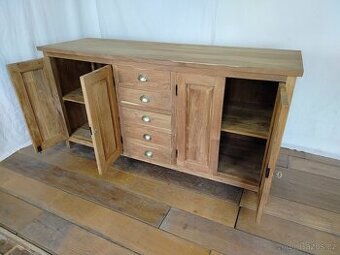 Designová komoda z masivního TEAKu