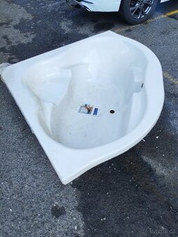 Plastová rohová vana nová