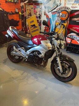 Suzuki gsr 600