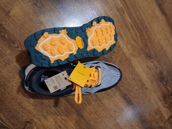 Prodávám boty new balance MTHIERI7 velikost 45,5