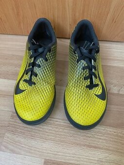 Turfy Nike, vel. 33