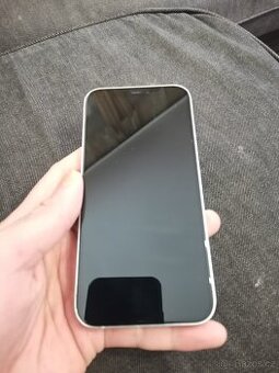 sháním iphone 12 pro nebo 12