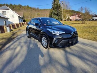 Toyota C-HR 1.8 Hybrid E-CVT rok 2021