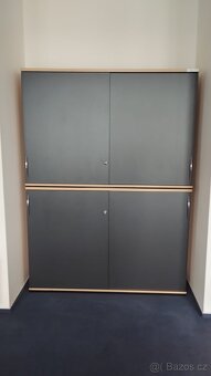 Kancelářské skříně, stoly a kontejnery K+N