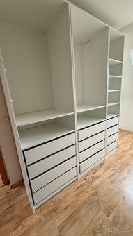 Šatní sestava PAX Ikea