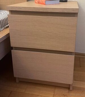 2 bedside tables from IKEA’s popular MALM series