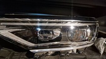 VW Passat B9 levé přední LED Matrix světlo  orig90186350 - 1
