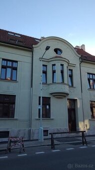 Byt 1+1 v činžovním domě ve Slaném
