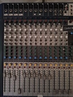 SOUNDCRAFT Signature 16