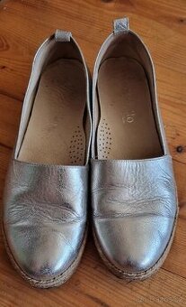 Dámské kožené stříbrné slip on boty
