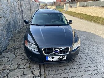 Volvo V70 2010 XENONY KŮŽE NAVIGACE