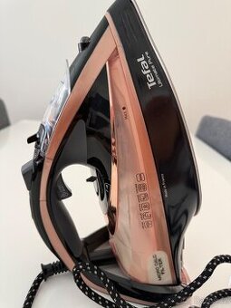 Žehlička Tefal Ultimate Pure