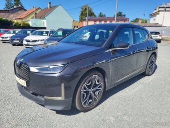 BMW iX xDrive40 240kW - ČR - 1.majitel