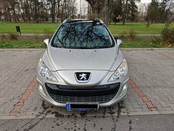 Peugeot 308 SW 1,6 HDI 80 kW, panorama, navigace