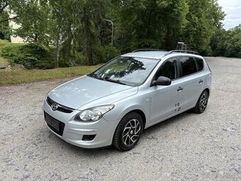 HYUNDAI I30 SW COMBI 1.4i----2011----NOVE V CR-----